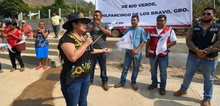 Protesta de egresados de Ayotzinapa se apodera de la Autopista en Chilpancingo; les mandan antimotines