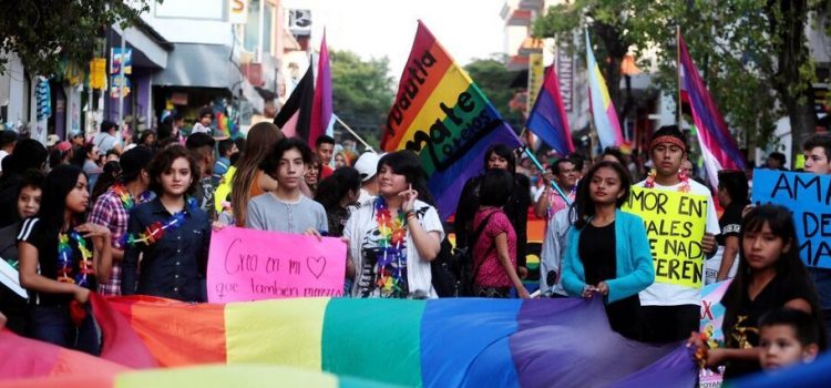 La comunidad LGBTQ+ pide en Guerrero un instituto que los ampare.