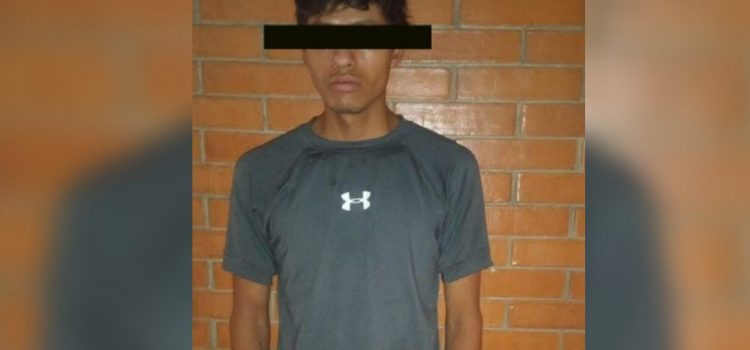 Detienen a 2 por robo a 2 Oxxo en Chilpancingo; uno tiene 15 años