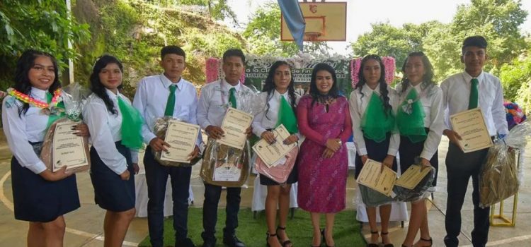 Ayuntamiento de Chilpancingo apoya a estudiantes de Tlahuizapa.