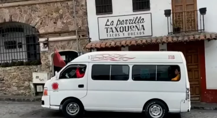 Reactivan algunas unidades de transporte público en Taxco